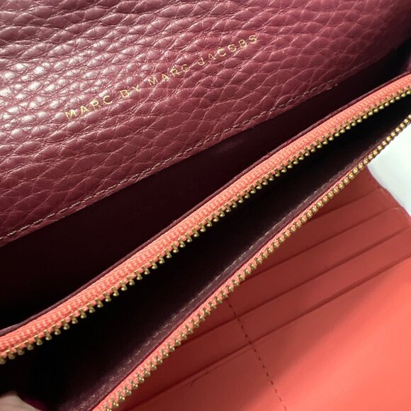 Marc By Marc Jacobs Burgundy Leather Trifold Wallet - Picture 14 of 15